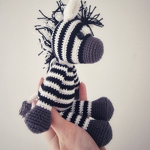 Horgolt zebra - játék & sport - plüssállat & játékfigura - más figura - Meska.hu