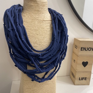 Navy pamut pólónyaklánc, Ékszer, Nyaklánc, Statement nyaklánc, Ékszerkészítés, Újrahasznosított alapanyagból készült termékek, MESKA