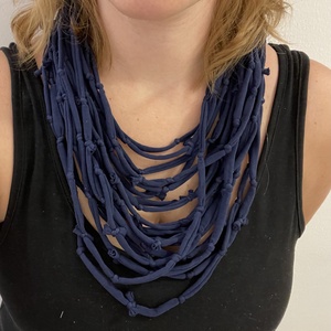 Navy pamut pólónyaklánc - ékszer - nyaklánc - statement nyaklánc - Meska.hu