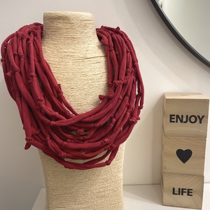Red velvet pamut pólónyaklánc, Ékszer, Nyaklánc, Statement nyaklánc, Ékszerkészítés, Újrahasznosított alapanyagból készült termékek, MESKA