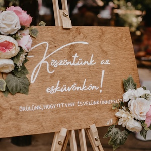 Esküvőre kézzel írt köszöntőtábla, kérhető névvel és dátummal  - Meska.hu