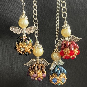 Gyöngy angyalka , Karácsony, Karácsonyi lakásdekoráció, Karácsonyfadíszek, Ékszerkészítés, MESKA