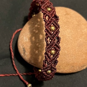 Makramé karkötő - ékszer - karkötő - gyöngyös karkötő - Meska.hu