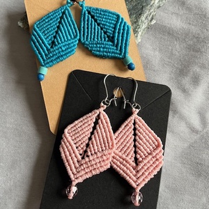 Csomózott füli fagyönggyel - ékszer - fülbevaló - lógó fülbevaló - Meska.hu