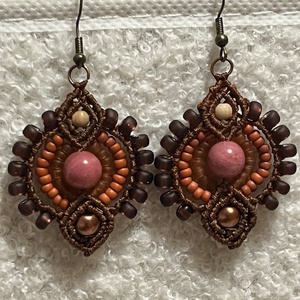 Csomózott füli ásványgyönggyel, Ékszer, Fülbevaló, Lógó fülbevaló, Csomózás, MESKA