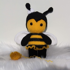 Horgolt méhecske amigurumi - Zümi Zelma -  - Meska.hu