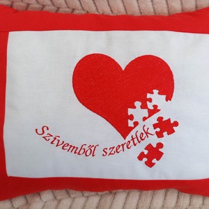 Szívemből szeretlek! Szíves hímzett párna - Meska.hu