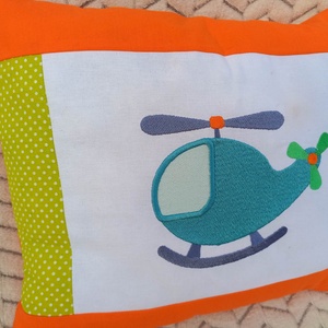 Vidám helikopter hímzett ovi jeles párna - otthon & életmód - babaszoba, gyerekszoba - gyerek díszpárna - Meska.hu