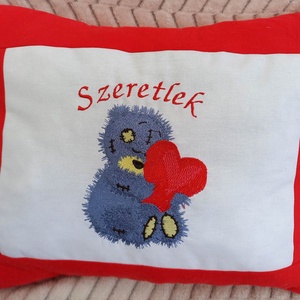 SZERETLEK! hímzett díszpárnák  - Meska.hu