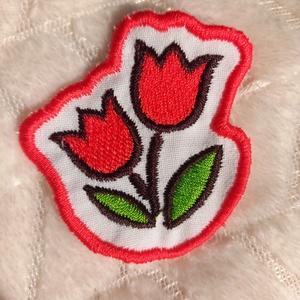 Felvarrható és vasalható ovis jel, tulipán, Játék & Sport, Ovis felszerelés, Óvodai jelek, Hímzés, Varrás, MESKA