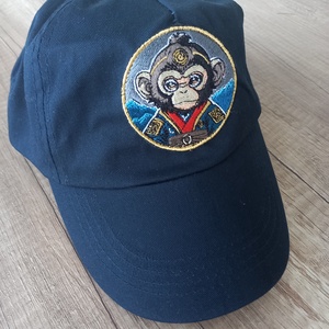 Egyedi logóval hímzett baseball sapka - Meska.hu