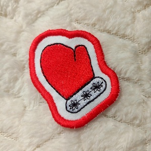 Felvarrható és vasalható ovis jel, kesztyű, Játék & Sport, Ovis felszerelés, Óvodai jelek, Hímzés, Varrás, MESKA