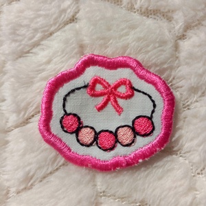 Felvarrható és vasalható ovis jel, gyöngysor, nyaklánc - játék & sport - ovis felszerelés - óvodai jelek - Meska.hu