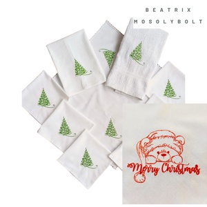 Ünnepi textilszett mackó hímzéssel Karácsonyi, 6 szalvéta, törölköző, konyharuha, csipkés asztalközép - Meska.hu