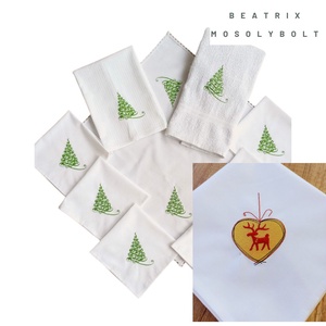 Ünnepi textilszett rénszarvas hímzéssel Karácsonyi, 6 szalvéta, törölköző, konyharuha, csipkés asztalközép - Meska.hu