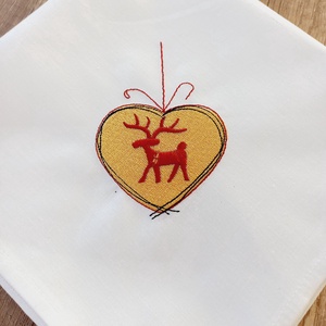 Ünnepi textilszett rénszarvas hímzéssel Karácsonyi, 6 szalvéta, törölköző, konyharuha, csipkés asztalközép - karácsony - karácsonyi lakásdekoráció - ünnepi asztaldekoráció - Meska.hu
