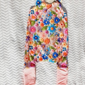 92-98 Mosolymanó tipegő hálózsák � 3D virágmező - baba - mama - babaruházat - tipegőhálózsák - Meska.hu