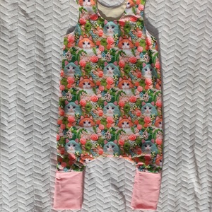 92-98 Mosolymanó tipegő hálózsák �cicás, korallnarancs - baba - mama - babaruházat - tipegőhálózsák - Meska.hu