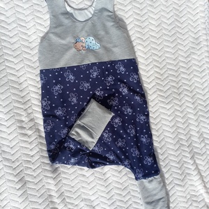 92-98 Mosolymanó tipegő hálózsák �maci, szürke-sötétkék - baba - mama - babaruházat - tipegőhálózsák - Meska.hu