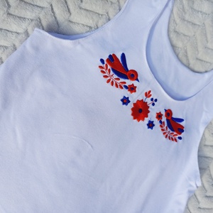 92-98 Mosolymanó tipegő hálózsák – népi, Palóc mintával hímzett, Baba - mama, Babaruházat, Tipegőhálózsák, Hímzés, Varrás, A Mosolymanó tipegő hálózsákok puha, kényelmes pamut jerseyből készülnek, gondosan megtervezett sza..., MESKA