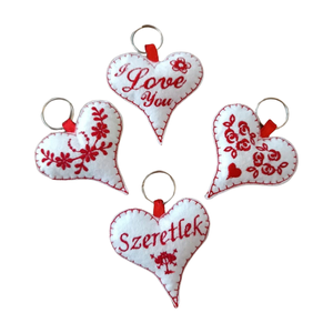 Hímzett szív filc dekoráció, ajándékkísérő, kulcstartó - táska & tok - kulcstartó & táskadísz - kulcstartó - Meska.hu