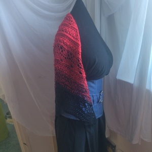 Piros-fekete színátmenetes sál. - ruha & divat - sál, sapka, kendő - sál - Meska.hu Piros-fekete színátmenetes sál. - ruha & divat - sál, sapka, kendő - sál - Meska.hu