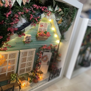 Éva néni háza - miniatűr dobozkép keretben - Meska.hu
