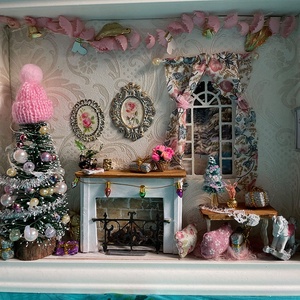 Rózsaszín karácsony - miniatűr dobozkép - fali kulcstartó - karácsony - karácsonyi lakásdekoráció - karácsonyi falu, házikó - Meska.hu