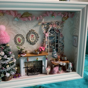 Rózsaszín karácsony - miniatűr dobozkép - fali kulcstartó - karácsony - karácsonyi lakásdekoráció - karácsonyi falu, házikó - Meska.hu