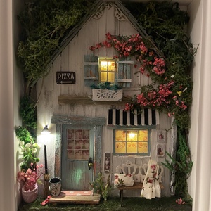 Lili házikója - miniatűr dobozkép -fali kulcstartó - otthon & életmód - dekoráció - fali és függő dekoráció - fali kulcstartó - Meska.hu