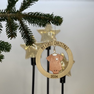 Lányos karácsonyi dísz, Karácsony, Karácsonyi lakásdekoráció, Karácsonyfadíszek, Famegmunkálás, Festett tárgyak, MESKA