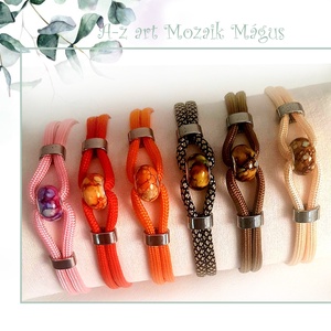 "Nyári színes"  paracord karkötő , Ékszer, Karkötő, Fonott karkötő, Csomózás, Színes 4mm-es paracord zsinórból készült karkötő, egy akril gyöngyöt fog közre. A karkötő finom, fé..., MESKA