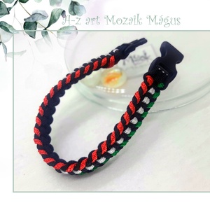  Keskeny nemzeti  paracord karkötő - ékszer - karkötő - fonott karkötő - Meska.hu