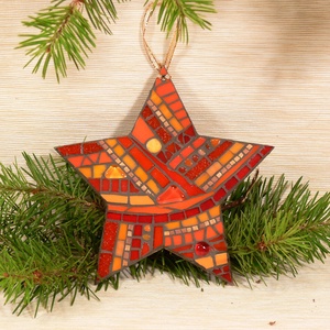 Piros csillag - üvegmozaik dísz - otthon & életmód - dekoráció - fali és függő dekoráció - falra akasztható dekor - Meska.hu