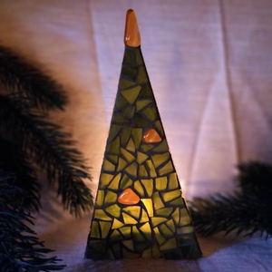 Karácsonyfa - üvegmozaik mécsestartó, Karácsony, Karácsonyi lakásdekoráció, Karácsonyi illatgyertya, mécses, Mozaik, Mindenmás, MESKA