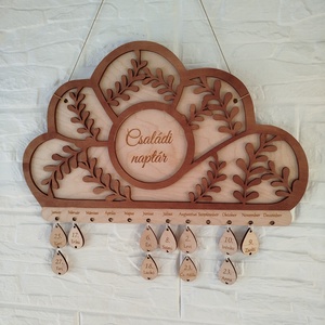 Családi ünnepek öröknaptár-felhő - Meska.hu