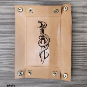 Kígyós - kardos motívumos kockadobó tálca - játék & sport - táblajáték és kártyajáték - társasjátékok - dobókocka - Meska.hu