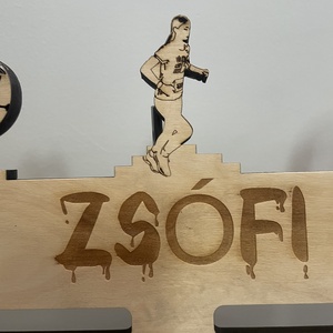 Egyedi, bővíthető fa éremtartó - művészet - sport relikviák - Meska.hu
