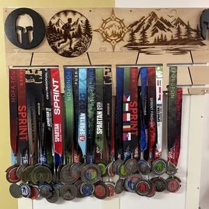 Egyedi, bővíthető fa éremtartó - otthon & életmód - dekoráció - fali és függő dekoráció - éremtartó - Meska.hu