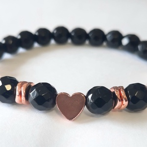 Rózsakvarc és csiszolt Ónix ásvány karkötő szív dísszel  - Meska.hu