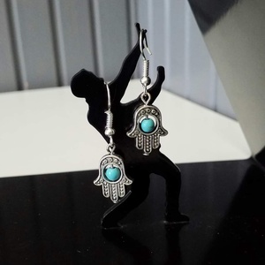 Fatima keze fülbevaló Türkiz ásvánnyal  - Meska.hu