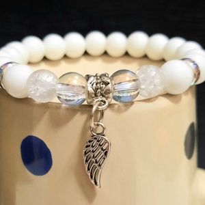 TISZTASÁG Aura Kvarc, roppantott Hegyikristály és Tejkvarc ásvány karkötő angyalszárny dísszel - Meska.hu