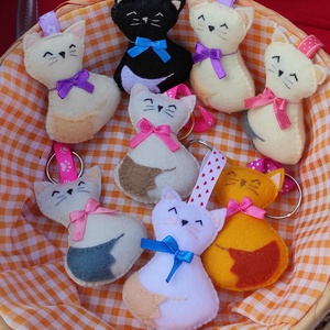 Kulcstartó, cica -Cicás kulcstartó- - táska & tok - kulcstartó & táskadísz - kulcstartó - Meska.hu