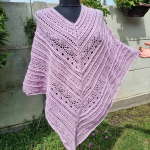 Csipkemintás mohair-gyapjú halványlila puha, meleg poncsó - ruha & divat - női ruha - poncsó - Meska.hu