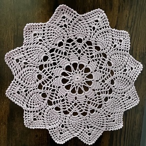 Horgolt, csipkés díszterítő - otthon & életmód - lakástextil - abrosz, terítő - díszterítő polcra, komódra - Meska.hu