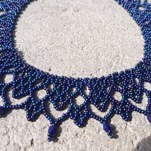 Irizáló kék 'csipke' gyöngygallér - ékszer - nyaklánc - gyöngyös nyaklánc - Meska.hu