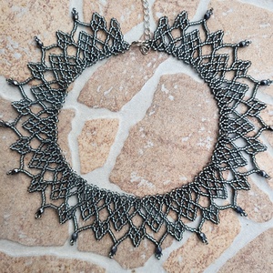 Ezüstközepű szürke 'csipke' gyöngygallér - ékszer - nyaklánc - nyakpánt, gallér - Meska.hu