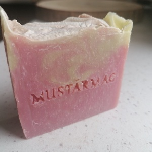 Eper-vanilia illatú sheavajas bőrápoló szappan , Szépségápolás, Szappan & Fürdés, Kézműves szappan, Szappankészítés, MESKA