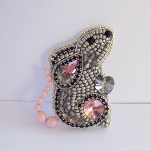 Kis egér  -gyöngy hímzett bross-kitűző - ékszer - kitűző és bross - Meska.hu