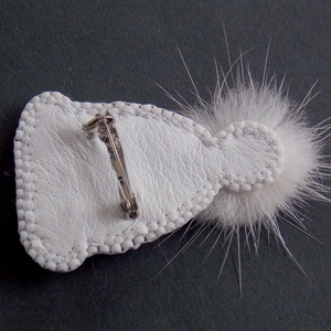 Hópelyhes sapka   -gyöngy hímzett bross-kitűző - ékszer - kitűző és bross - kitűző - Meska.hu